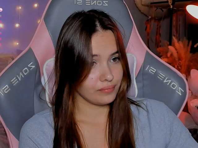 Mia-mit live cam on BongaCams