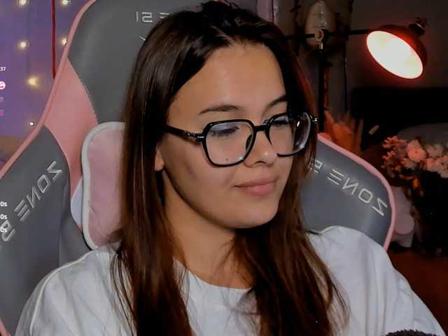 Mia-mit live cam on BongaCams