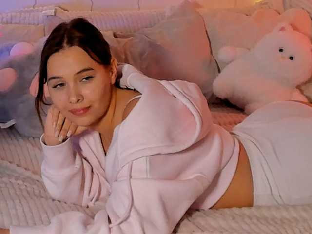 Mia-mit live cam on BongaCams