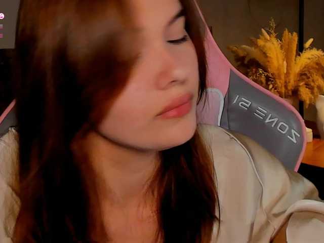 Mia-mit live cam on BongaCams