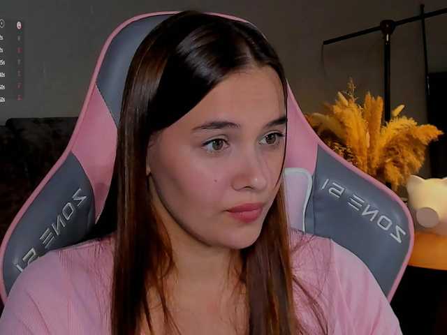 Mia-mit live cam on BongaCams