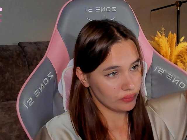 Mia-mit live cam on BongaCams