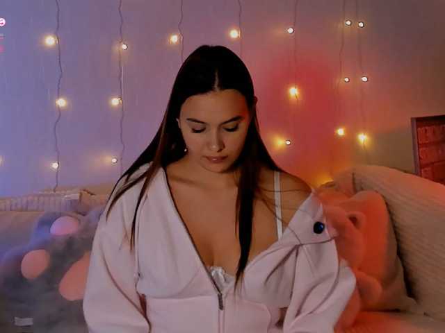 Mia-mit live cam on BongaCams