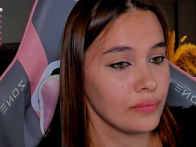 Mia-mit live cam on BongaCams