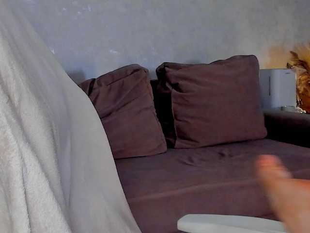 Mia-mit's BongaCams show and profile