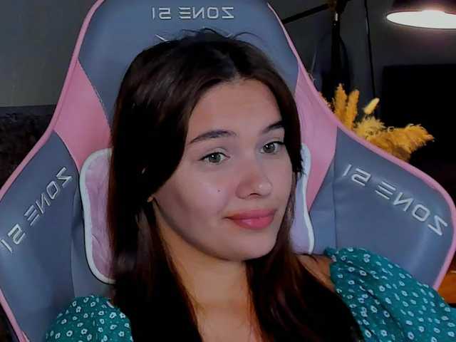 Mia-mit live cam on BongaCams