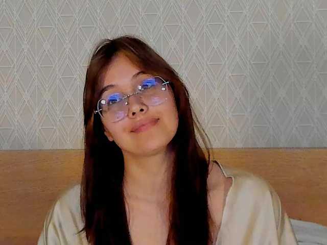 Mia-mit live cam on BongaCams
