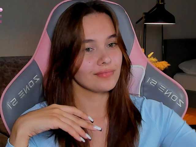 Mia-mit live cam on BongaCams