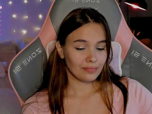 Mia-mit live cam on BongaCams