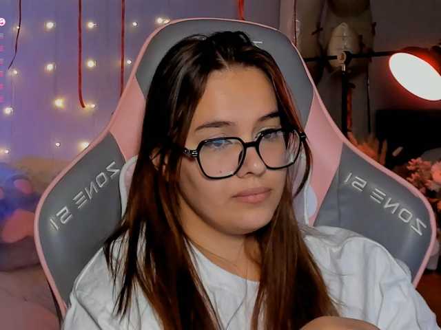 Mia-mit live cam on BongaCams