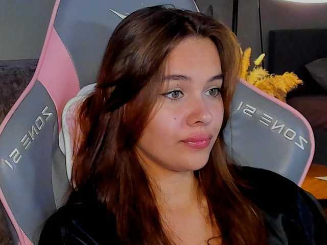 Mia-mit live cam on BongaCams