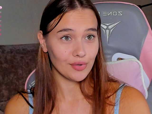 Mia-mit live cam on BongaCams