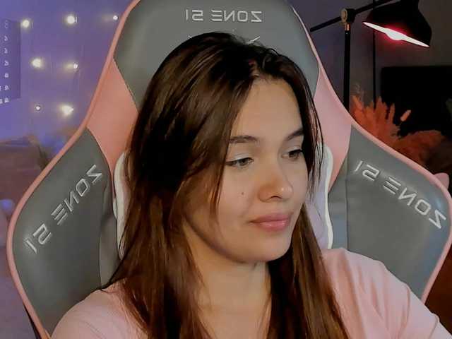 Mia-mit live cam on BongaCams