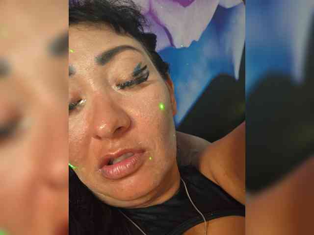 xxxDirtyBitchxxx webcam