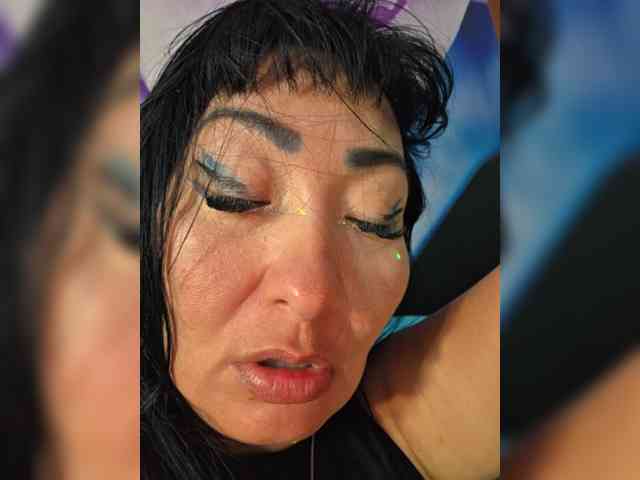 xxxDirtyBitchxxx webcam
