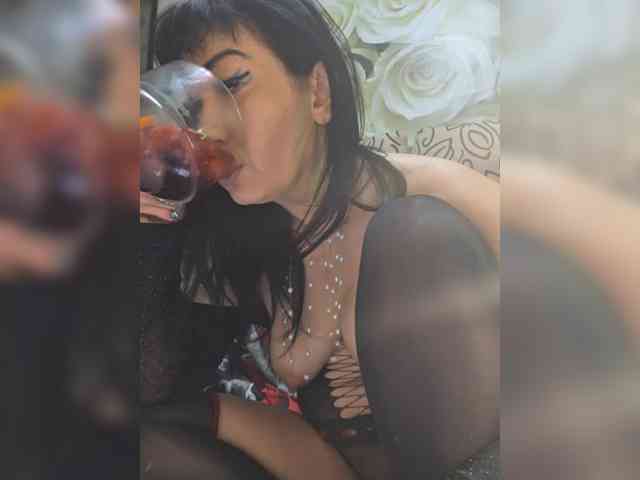 Acest model este live acum. xxxDirtyBitchxxx