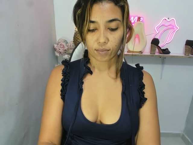 M3gara live cam on BongaCams