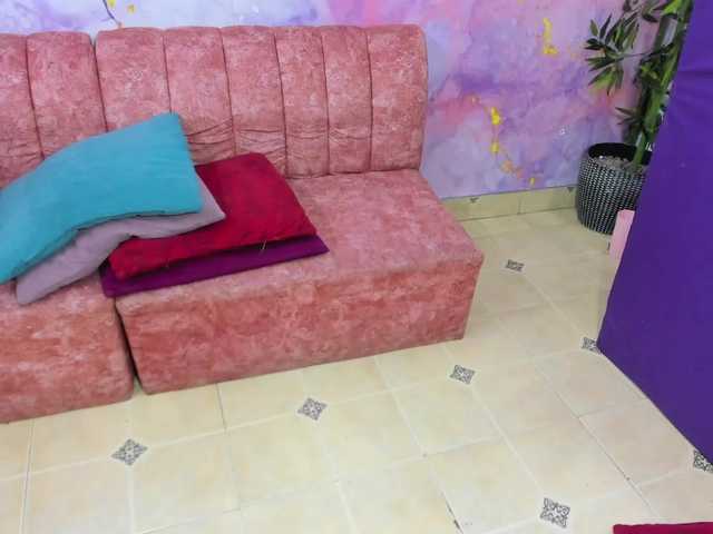 Kloe-sex-hot's BongaCams show and profile