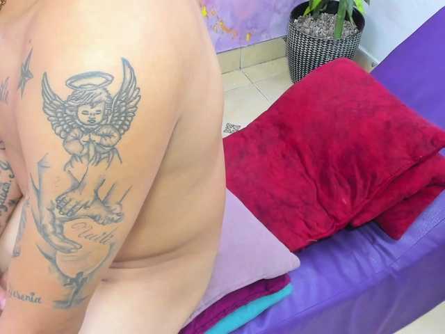 Kloe-sex-hot's BongaCams show and profile