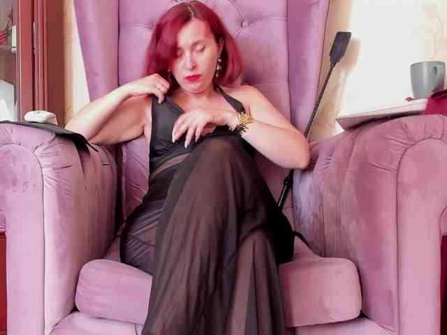 LadyLeather webcam
