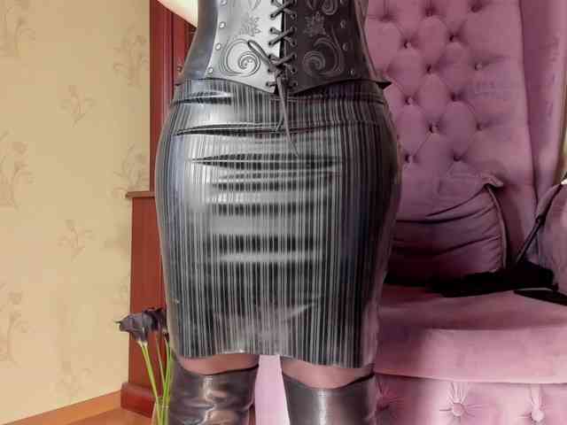 LadyLeather webcam