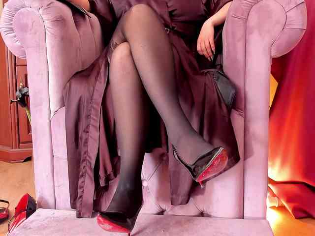 LadyLeather webcam