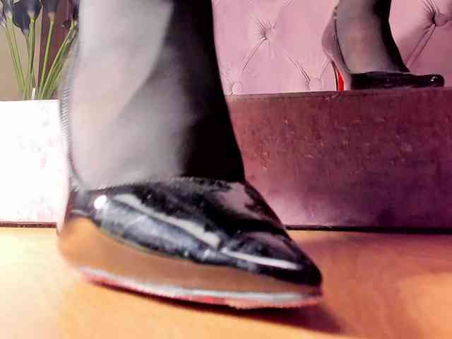 LadyLeather webcam
