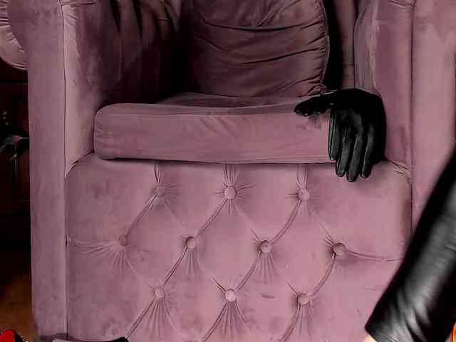 LadyLeather webcam