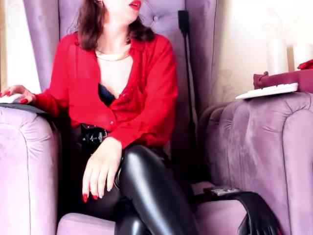 LadyLeather webcam
