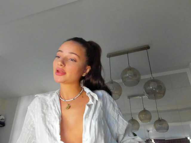 ireneVON live cam on BongaCams