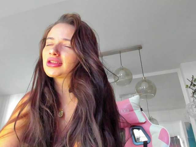 ireneVON live cam on BongaCams