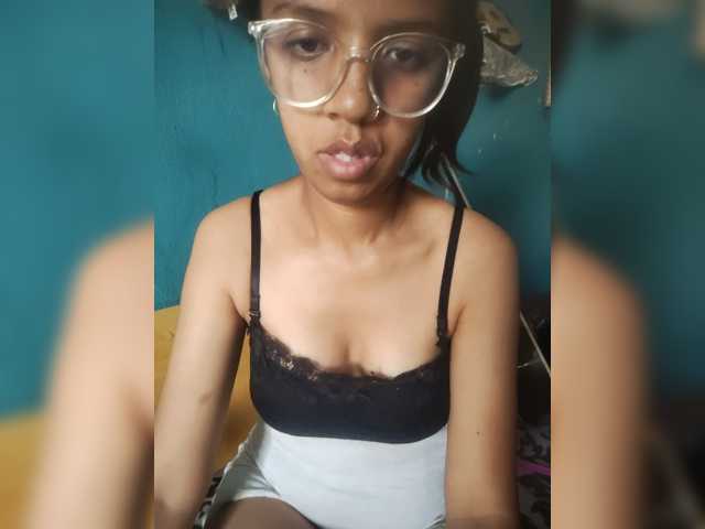 Mimie586 live cam on BongaCams