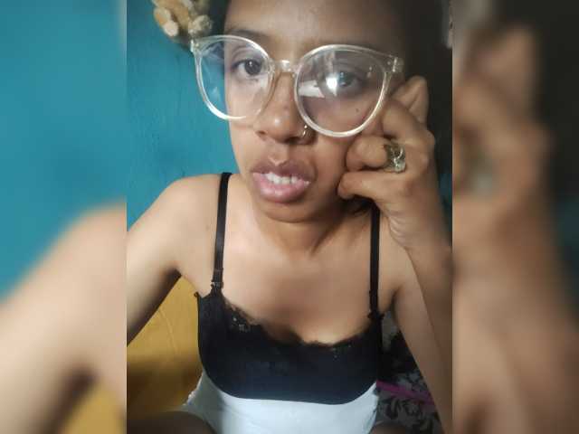 Mimie586 live cam on BongaCams
