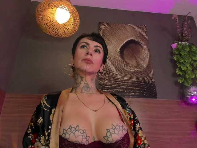 GinebraFox live cam on BongaCams