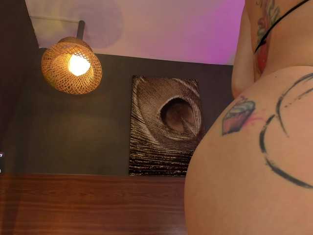 GinebraFox live webcam show
