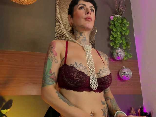 GinebraFox live cam on BongaCams