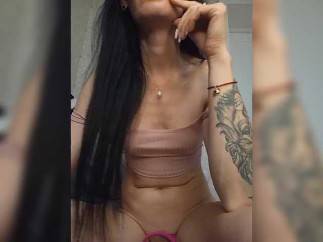 Mikki88K live cam on BongaCams
