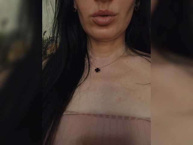 Mikki88K live cam on BongaCams