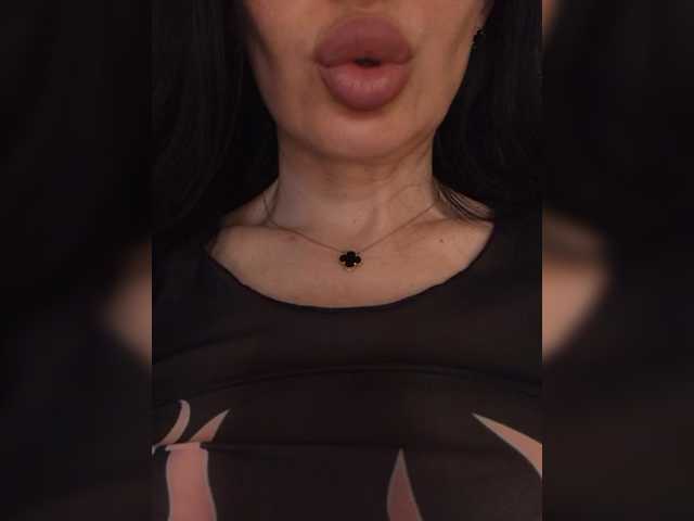 Mikki88K's BongaCams show and profile