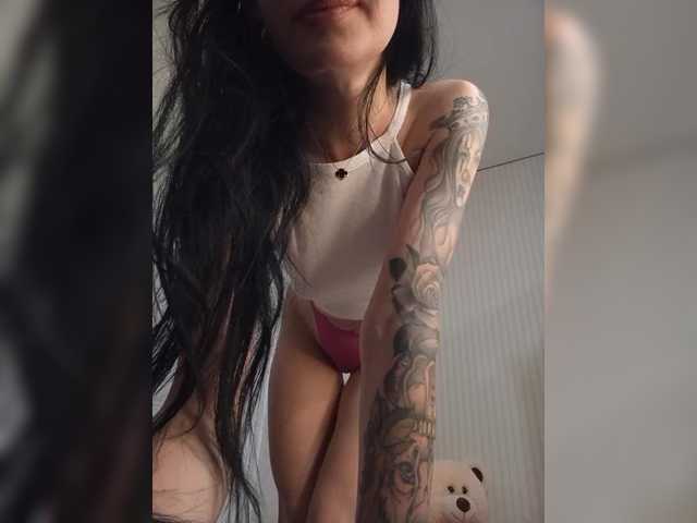 Mikki88K live webcam show