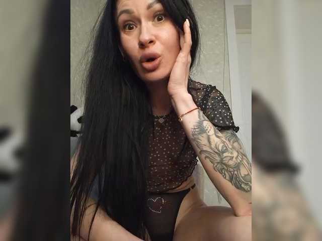 Mikki88K's BongaCams show and profile