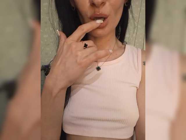 Mikki88K live cam on BongaCams