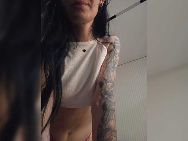 Mikki88K live webcam show