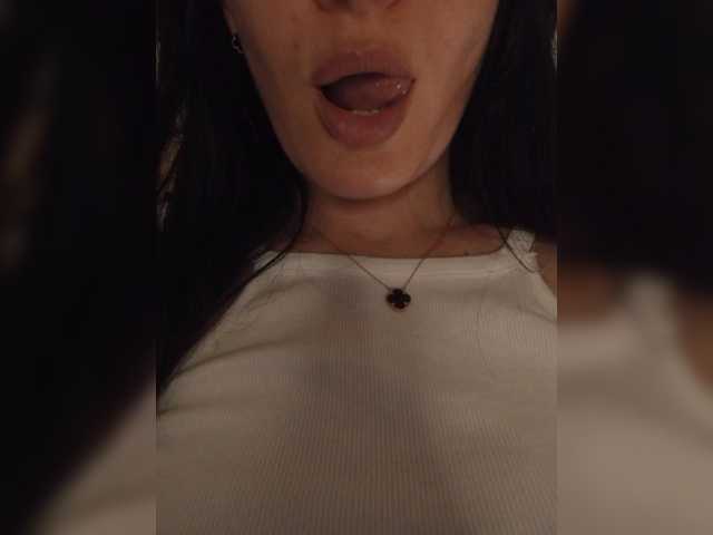Black_chick live cam preview