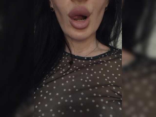 Mikki88K's BongaCams show and profile