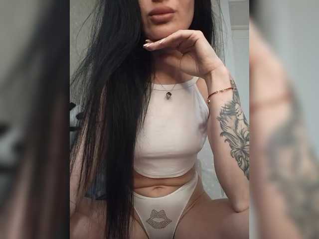 Mikki88K's BongaCams show and profile