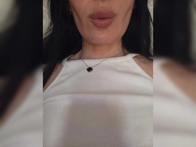 Mikki88K's BongaCams show and profile