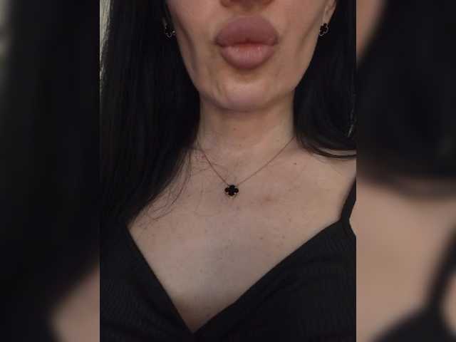 Mikki88K's BongaCams show and profile