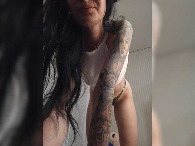 Mikki88K live cam on BongaCams