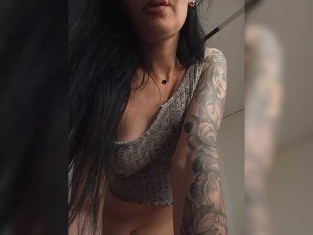 Black_chick live cam on BongaCams